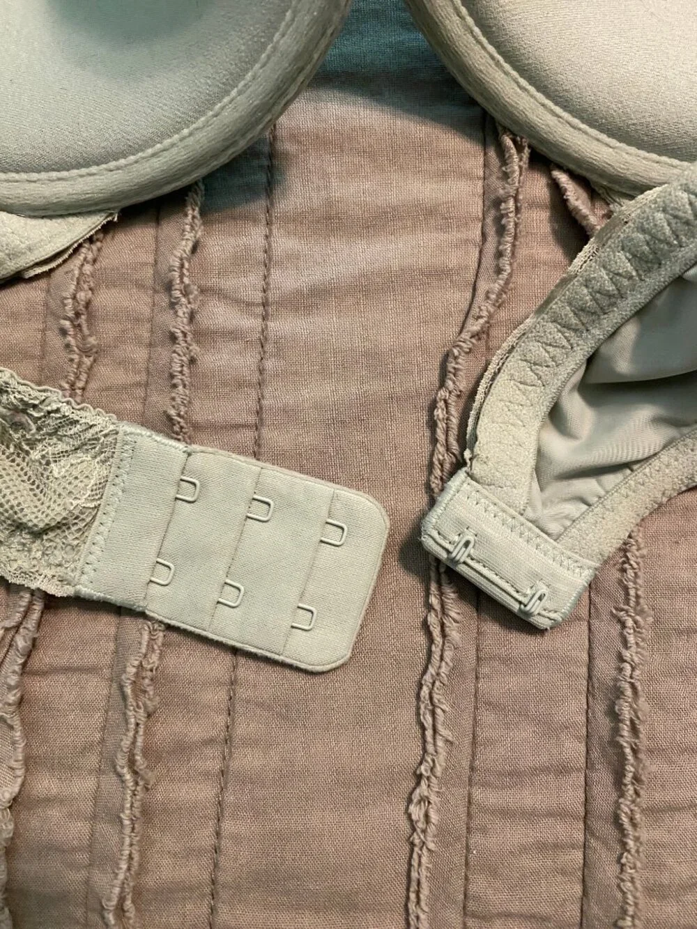 Victoria’s Secret - 36DDD - Lightly Lined T-Shirt Demi Bra - Pale Green Lace